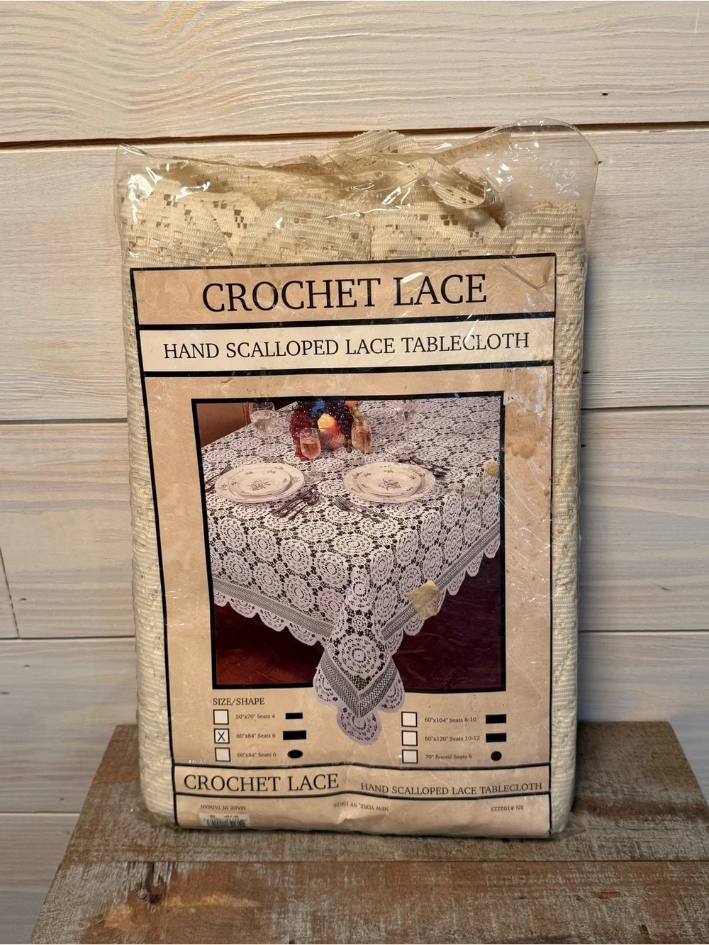 Hand-Scalloped Tablecloth - Cream